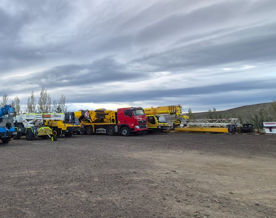 Grúa SQ5500ZB6 sobre Sinotruk HOWO